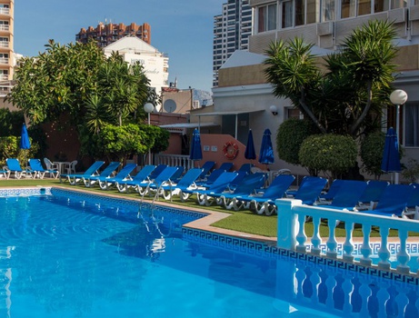 Двухместный полулюкс с видом на бассейн Отель Magic Villa Benidorm Бенидорме